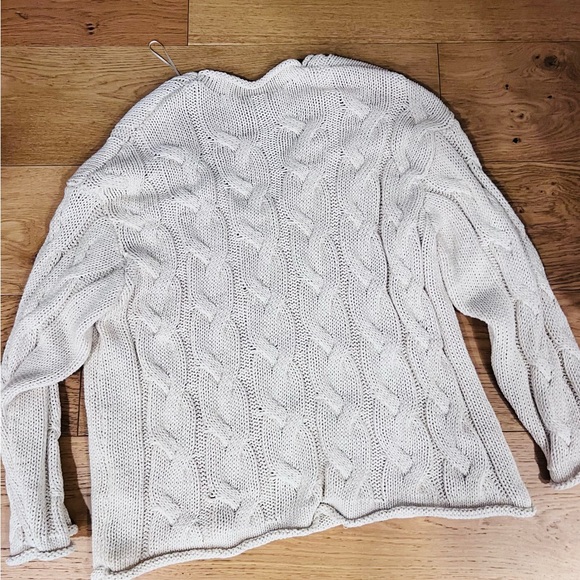 Zara V-Neck cable knit Cream Sweater - Picture 3 of 7